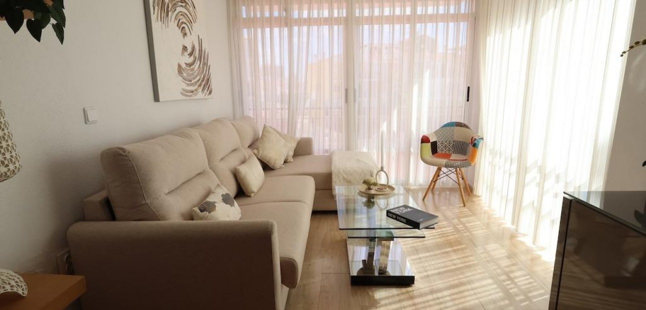 Venta - Apartamento / piso -
Torrevieja - La veleta