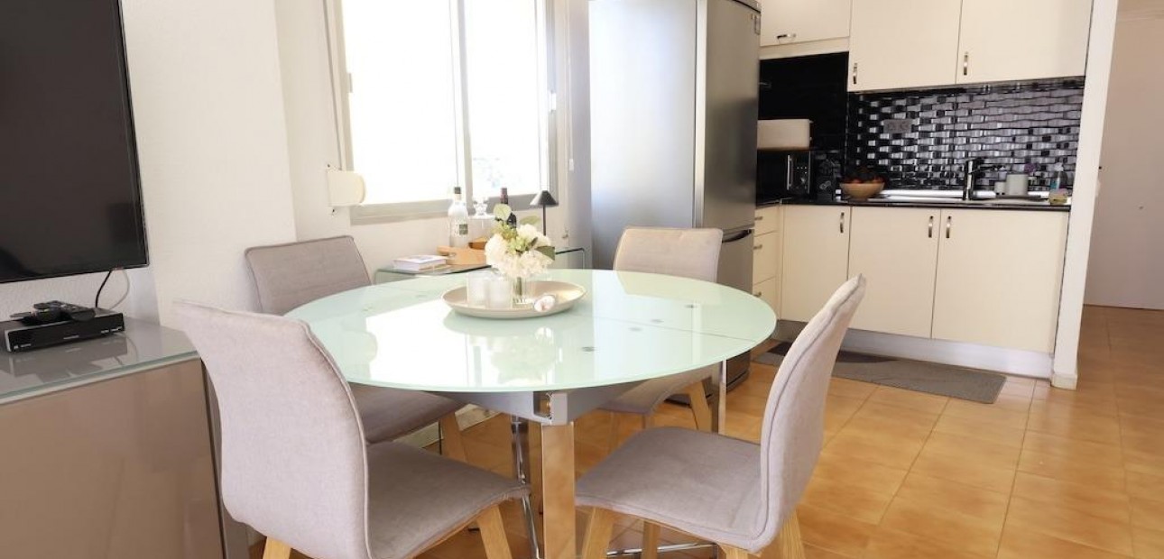 Venta - Apartamento / piso -
Torrevieja - La veleta
