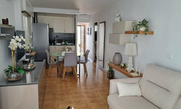 Venta - Apartamento / piso -
Torrevieja - La veleta