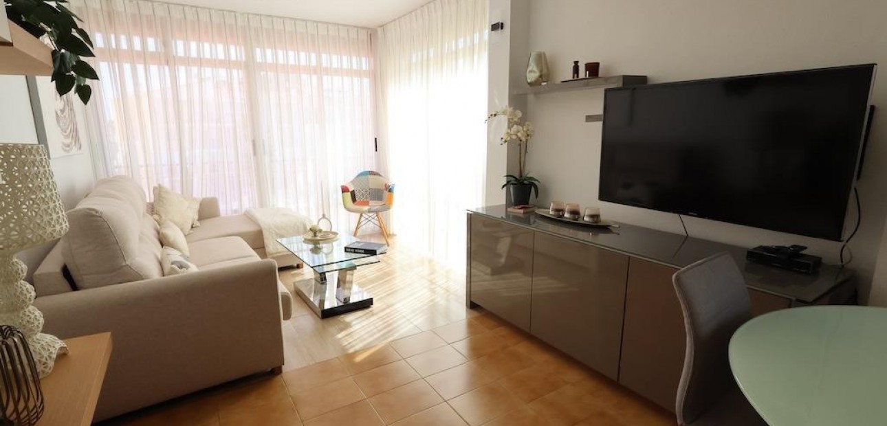 Venta - Apartamento / piso -
Torrevieja - La veleta