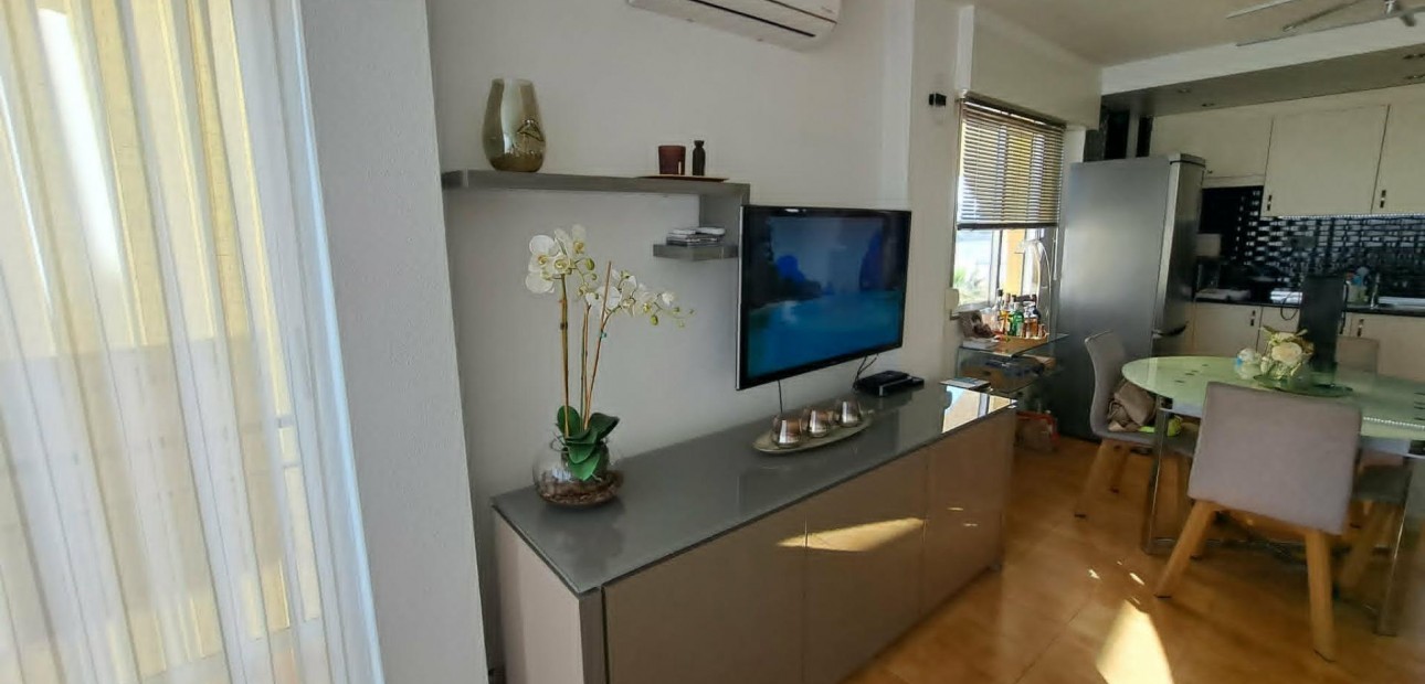 Venta - Apartamento / piso -
Torrevieja - La veleta