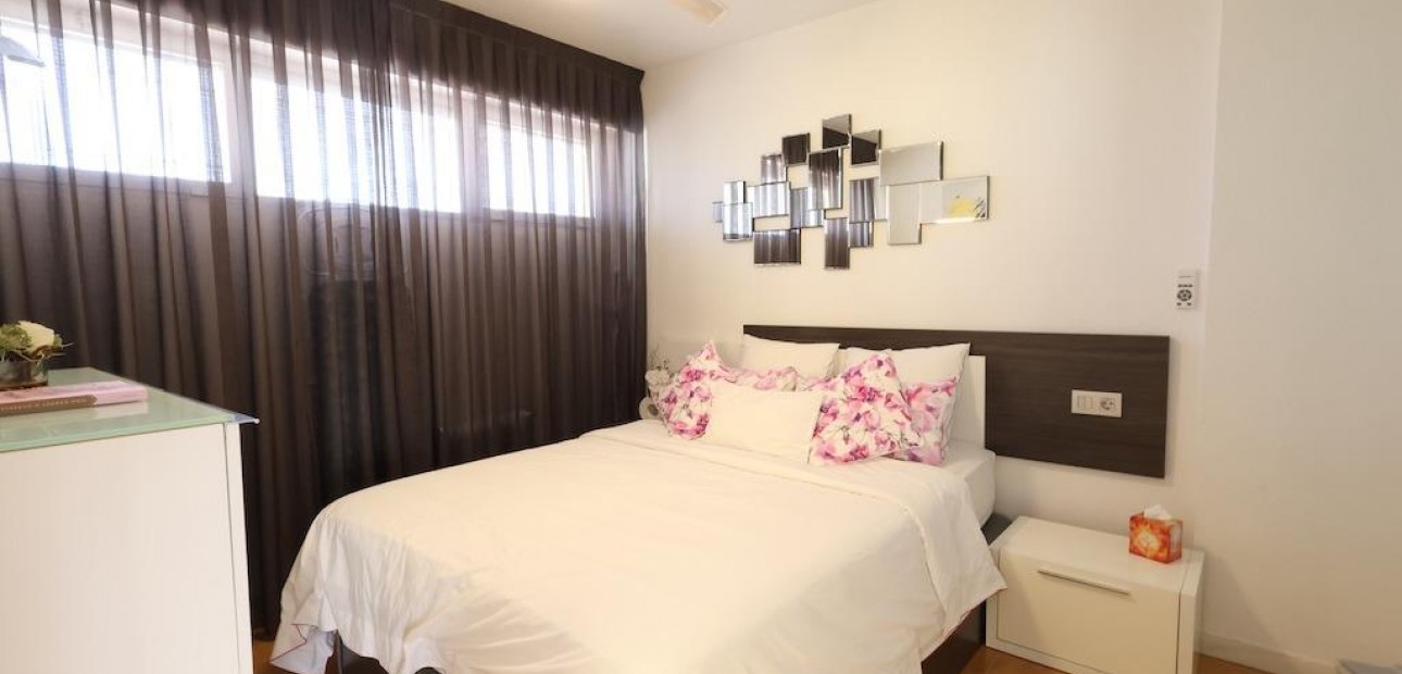 Venta - Apartamento / piso -
Torrevieja - La veleta