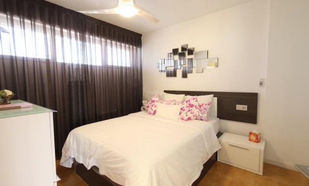 Venta - Apartamento / piso -
Torrevieja - La veleta