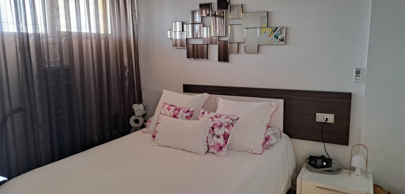 Venta - Apartamento / piso -
Torrevieja - La veleta