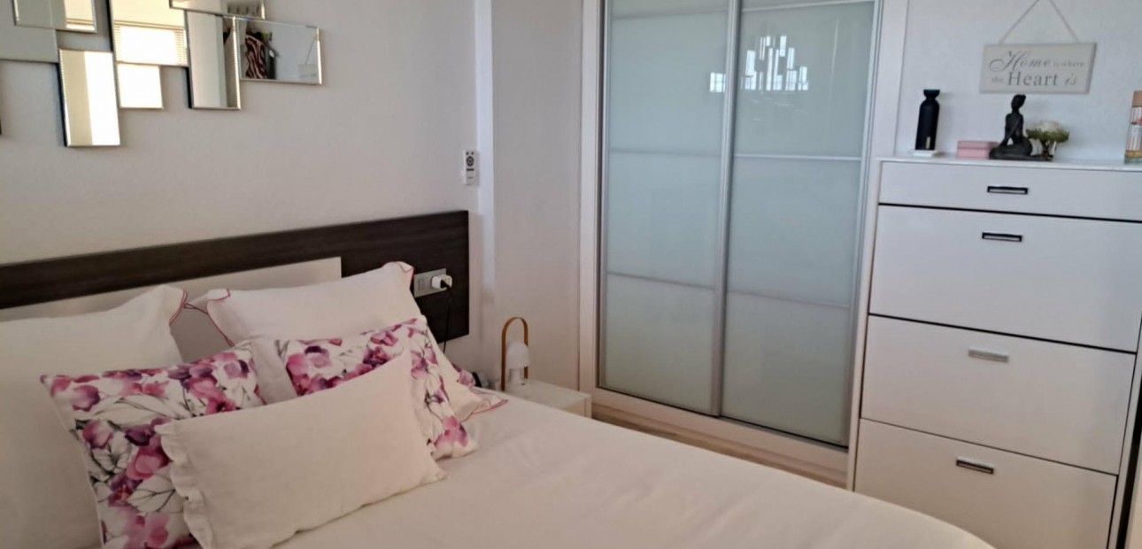 Venta - Apartamento / piso -
Torrevieja - La veleta