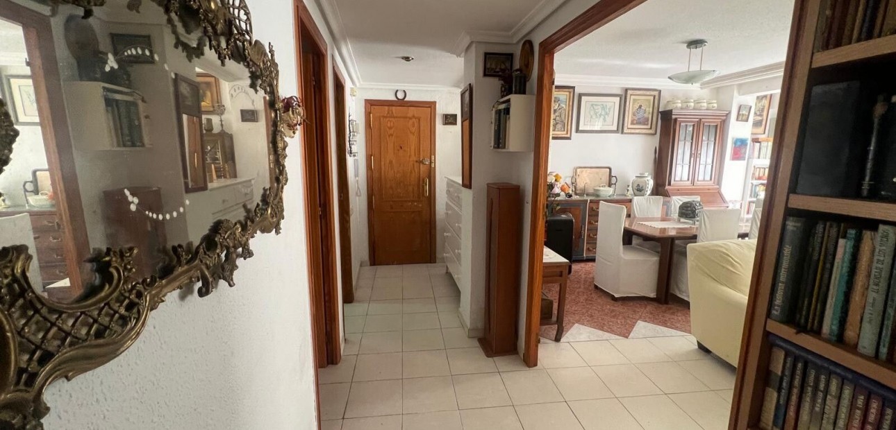 Sale - Apartment / flat -
Torrevieja - torrevieja