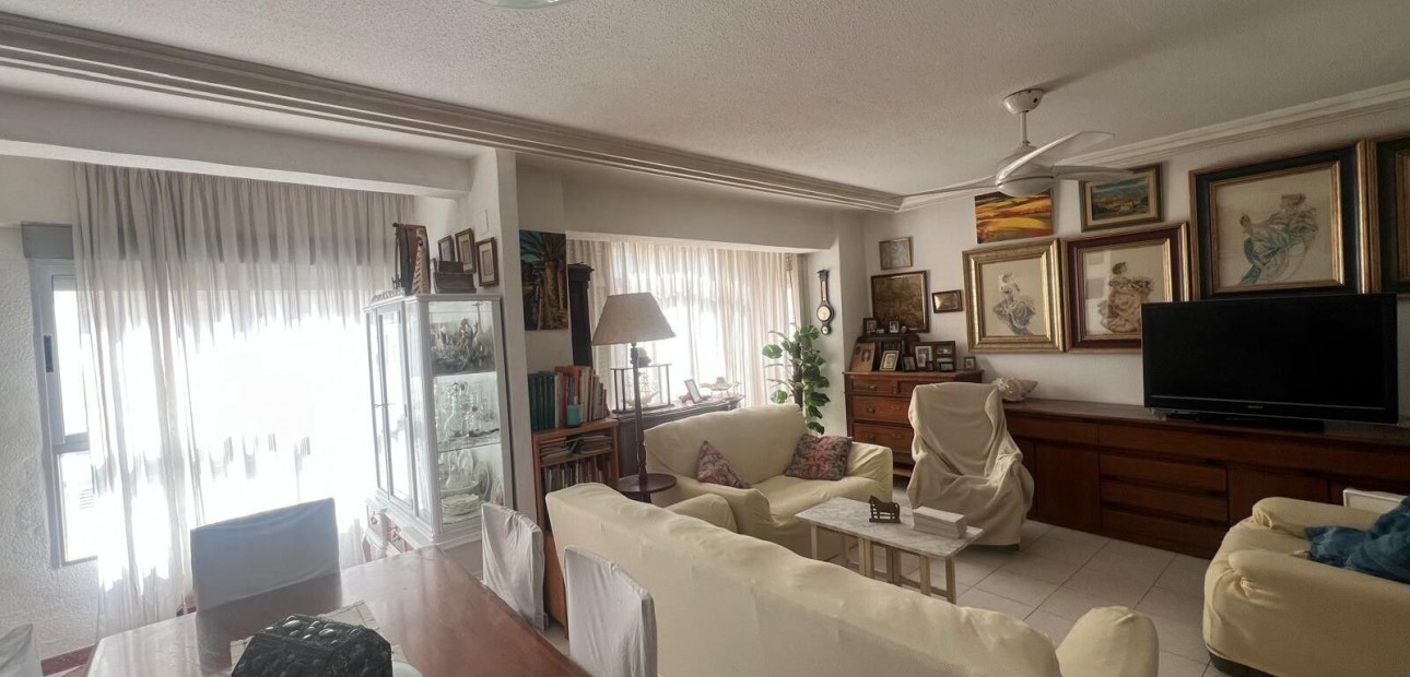 Sale - Apartment / flat -
Torrevieja - torrevieja