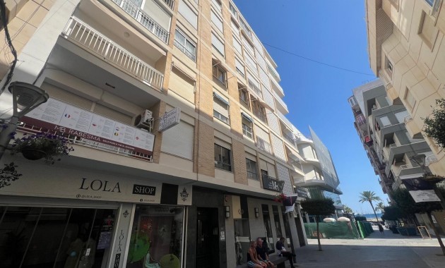 Sale - Apartment / flat -
Torrevieja - torrevieja