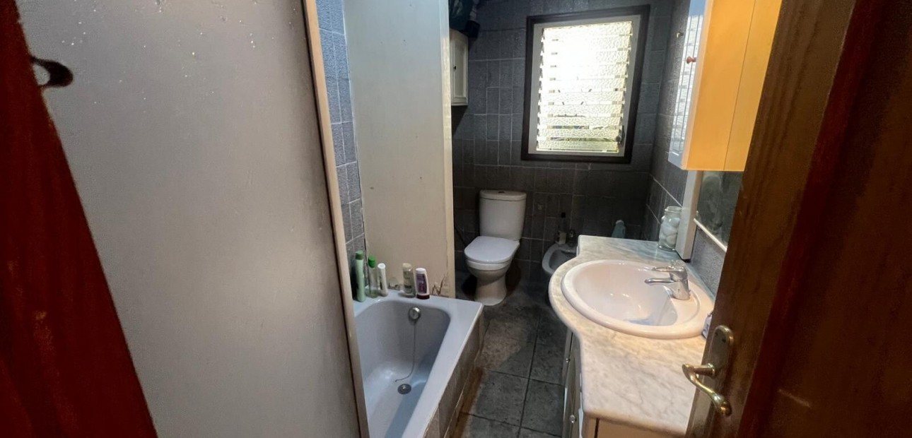 Sale - Apartment / flat -
Torrevieja - torrevieja