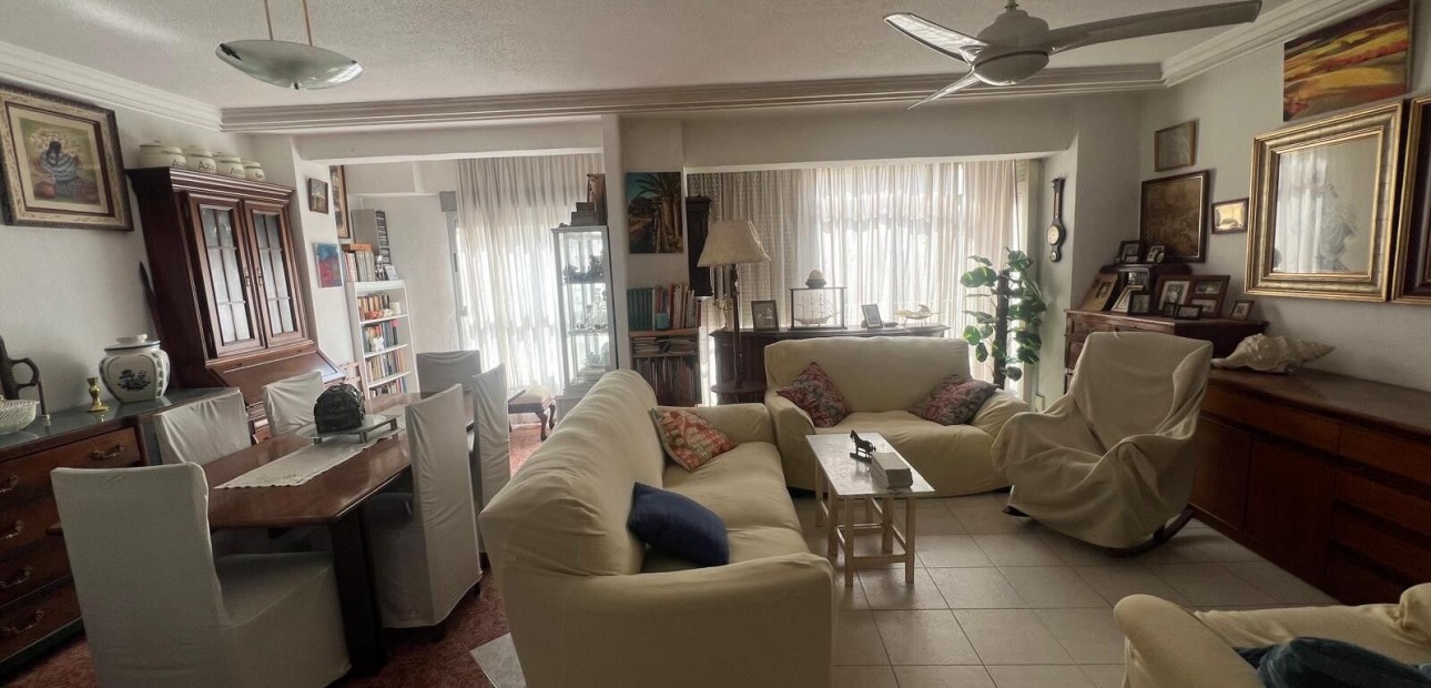 Sale - Apartment / flat -
Torrevieja - torrevieja