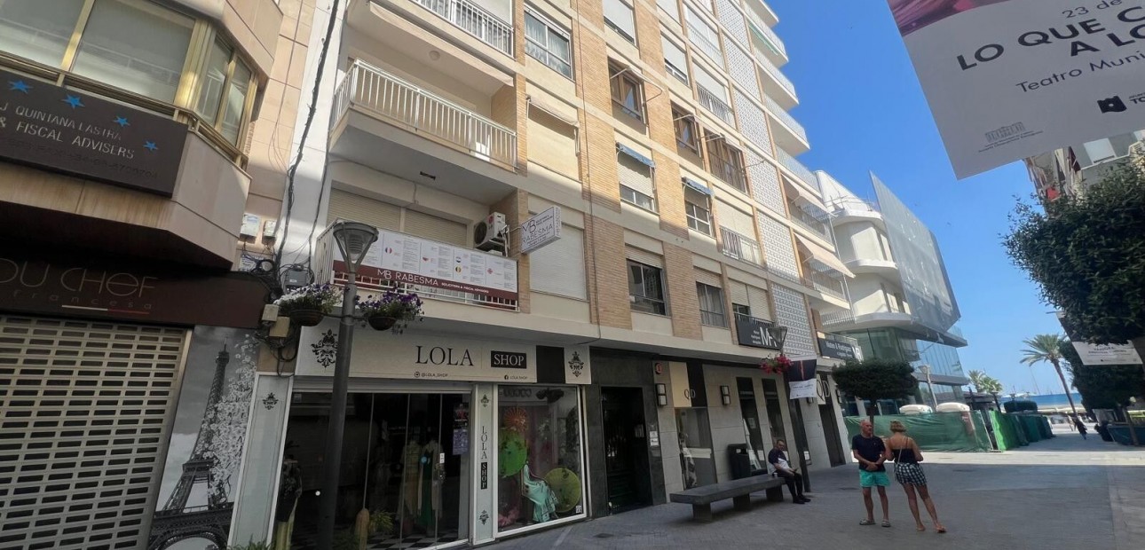 Sale - Apartment / flat -
Torrevieja - torrevieja