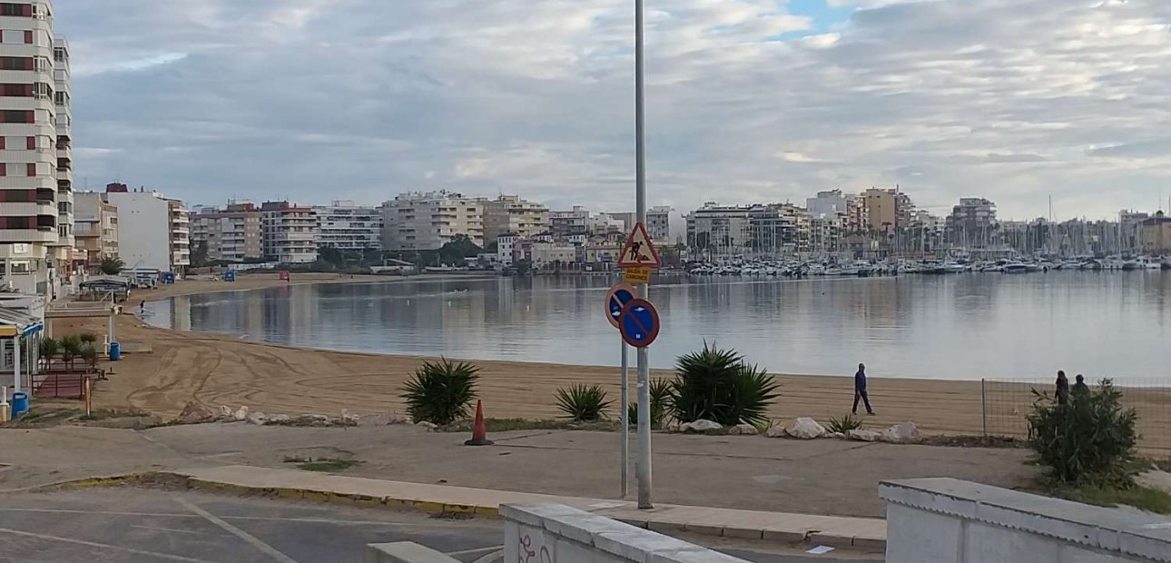 Venta - Apartamento / piso -
Torrevieja - El Acequión