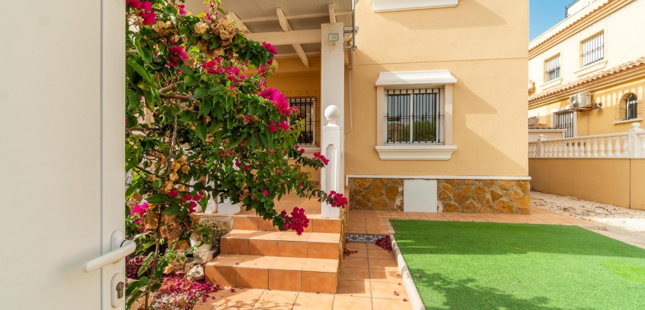 Venta - Ground Floor -
Orihuela Costa - Los Dolses