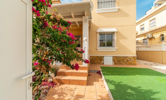 Venta - Ground Floor -
Orihuela Costa - Los Dolses