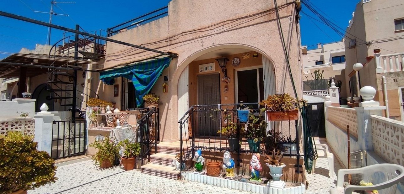 Sale - Bungalow -
Torrevieja - Los balcones