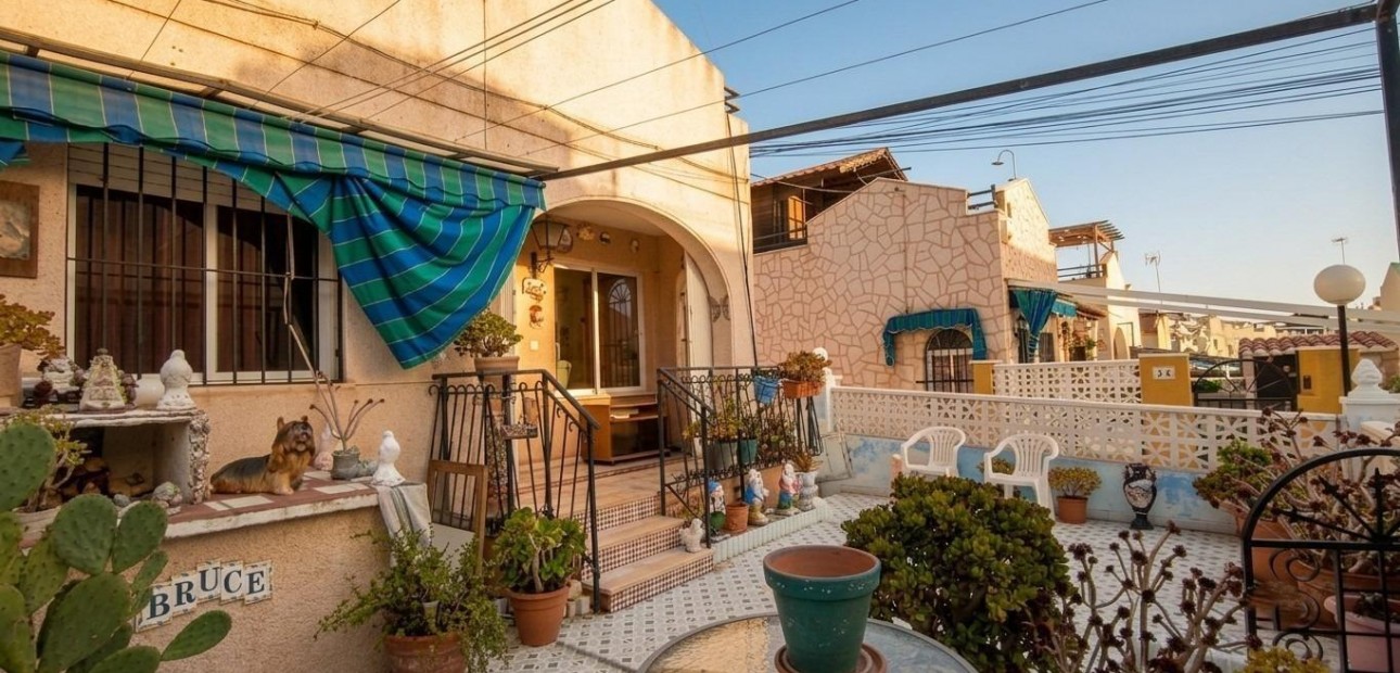 Sale - Bungalow -
Torrevieja - Los balcones