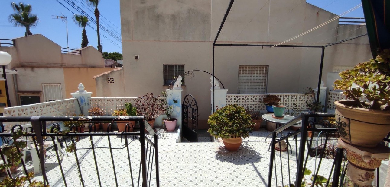 Sale - Bungalow -
Torrevieja - Los balcones