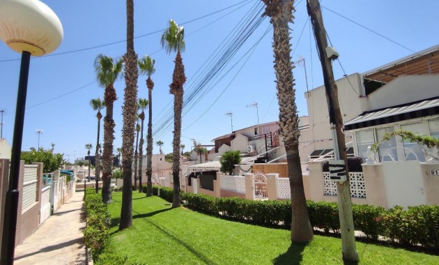 Sale - Bungalow -
Torrevieja - Los balcones