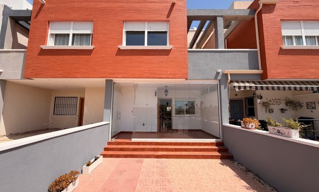 Venta - Adosado -
Ciudad Quesada - Doña Pepa