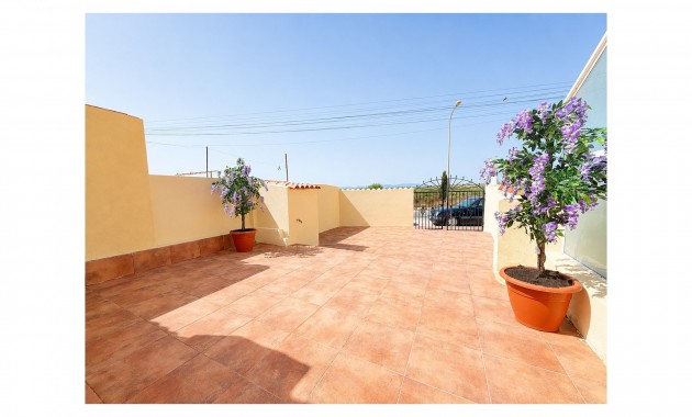 Sale - Bungalow -
Torrevieja - La Siesta