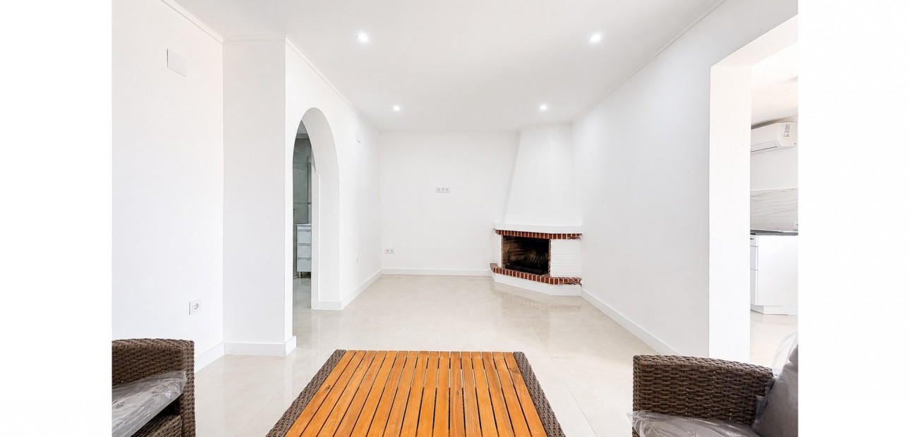 Sale - Bungalow -
Torrevieja - La Siesta