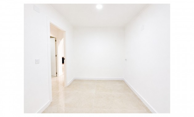 Sale - Bungalow -
Torrevieja - La Siesta
