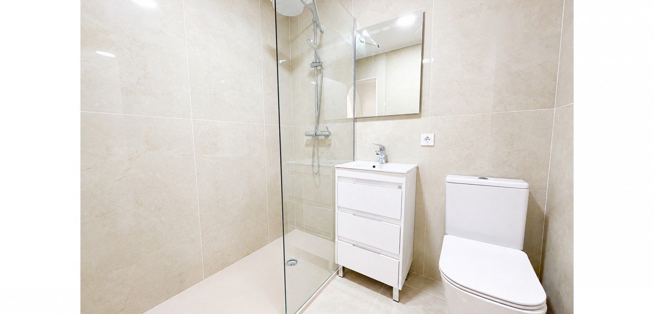 Sale - Bungalow -
Torrevieja - La Siesta