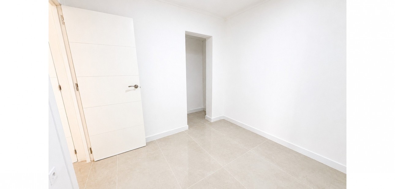 Sale - Bungalow -
Torrevieja - La Siesta