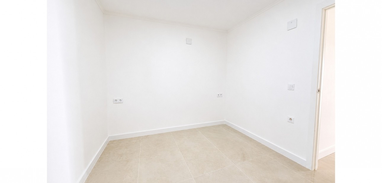 Sale - Bungalow -
Torrevieja - La Siesta