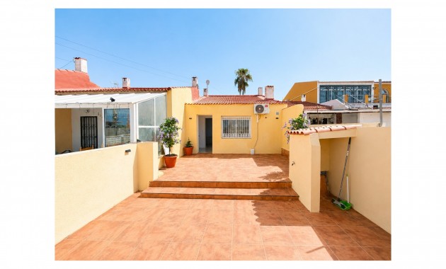 Sale - Bungalow -
Torrevieja - La Siesta