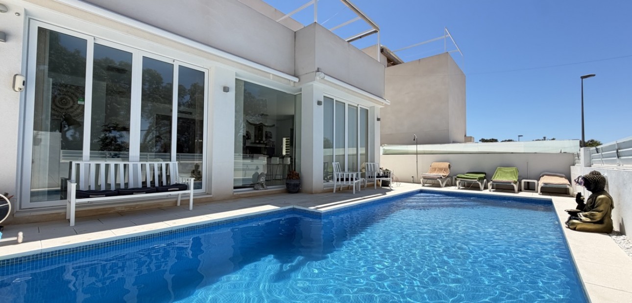 Venta - Detached Villa -
Orihuela Costa - Mil Palmeras