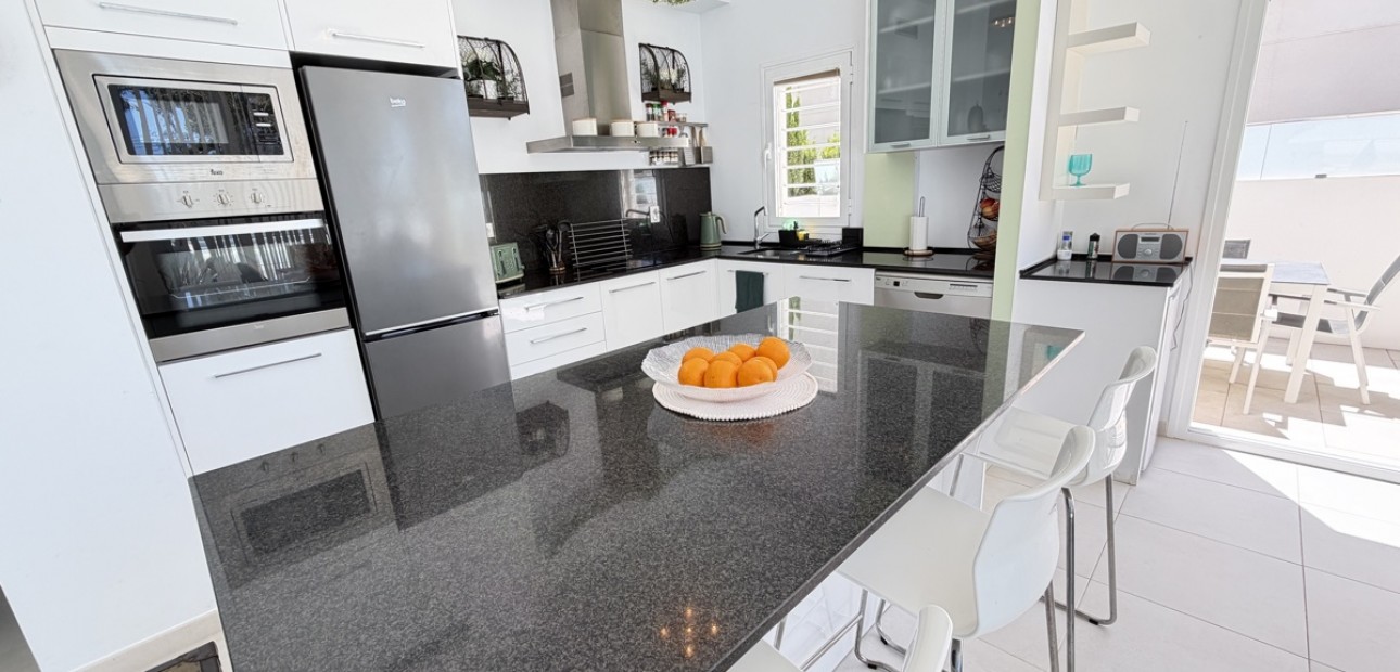 Venta - Detached Villa -
Orihuela Costa - Mil Palmeras