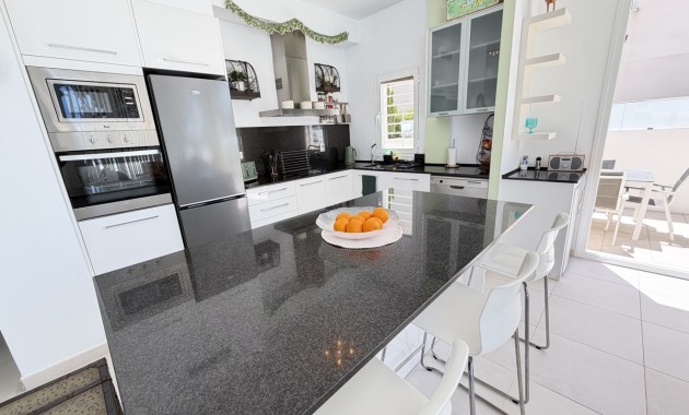 Venta - Detached Villa -
Orihuela Costa - Mil Palmeras