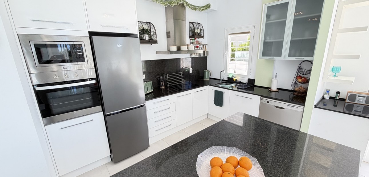 Venta - Detached Villa -
Orihuela Costa - Mil Palmeras