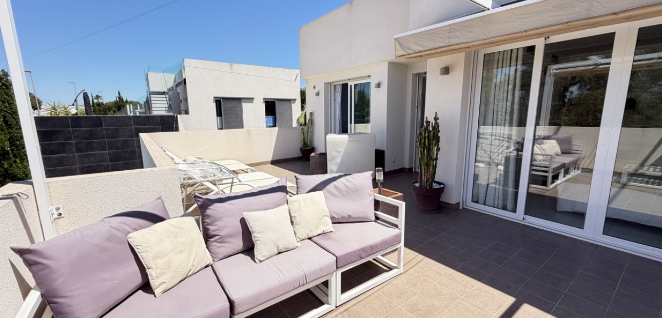 Venta - Detached Villa -
Orihuela Costa - Mil Palmeras