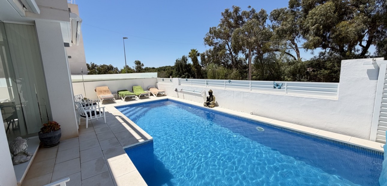 Venta - Detached Villa -
Orihuela Costa - Mil Palmeras