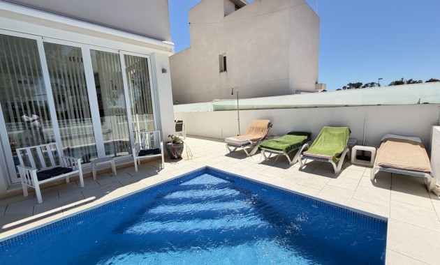 Venta - Detached Villa -
Orihuela Costa - Mil Palmeras