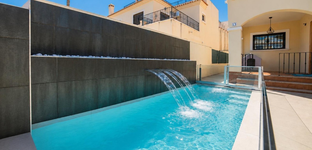 Venta - Villa -
Torrevieja - Aguas Nuevas