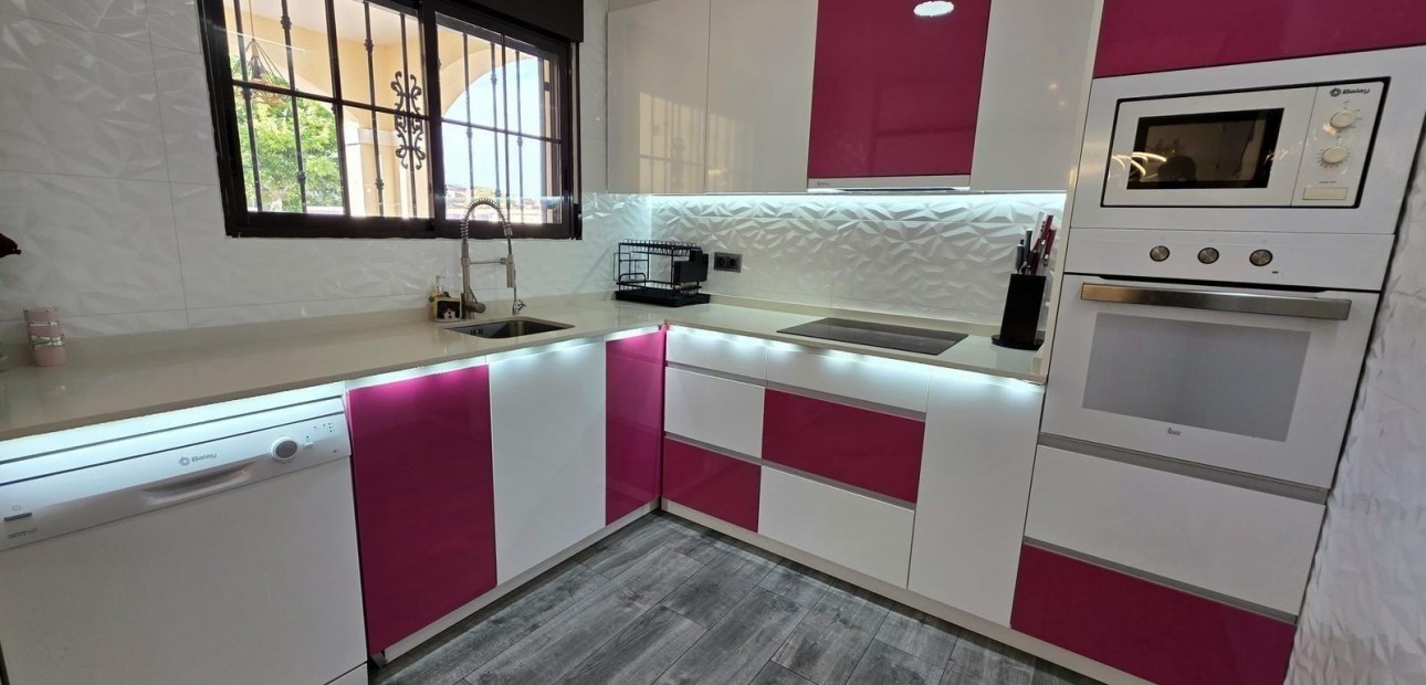 Venta - Villa -
Torrevieja - Aguas Nuevas