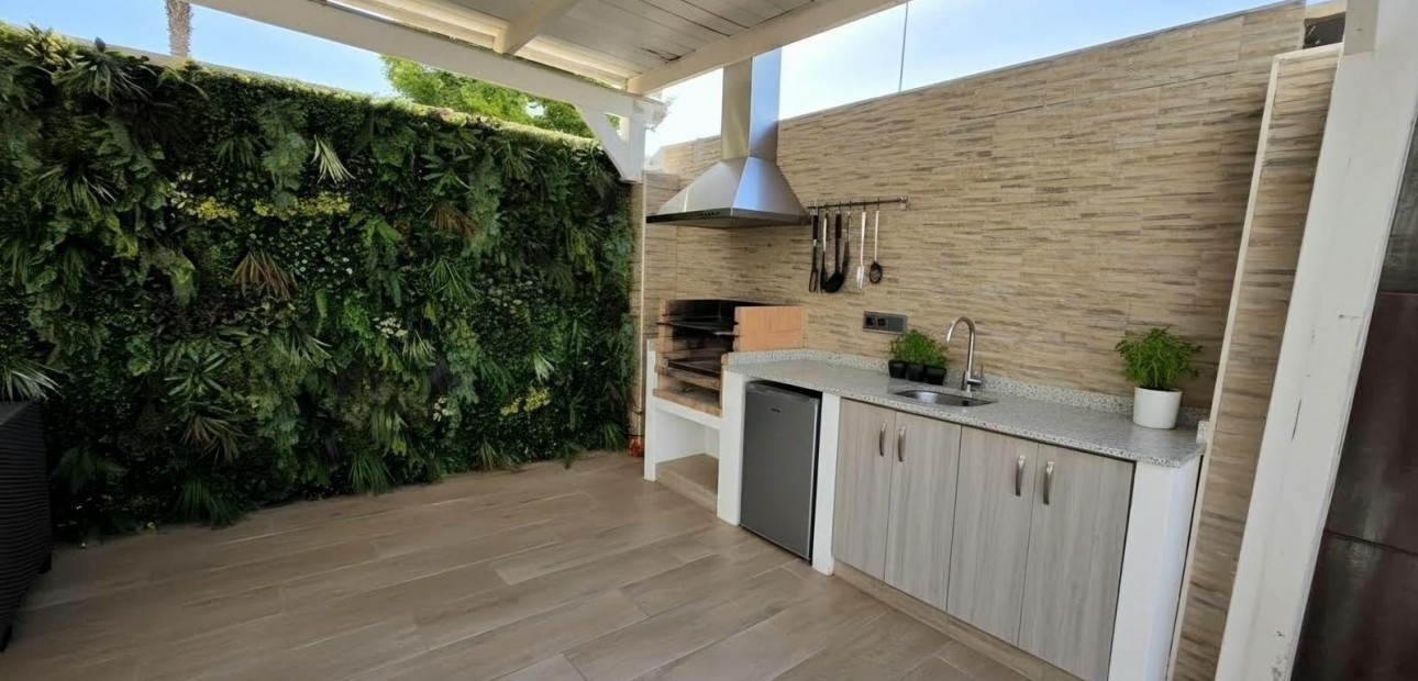 Venta - Villa -
Torrevieja - Aguas Nuevas