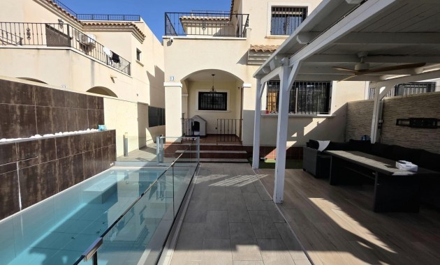 Venta - Villa -
Torrevieja - Aguas Nuevas