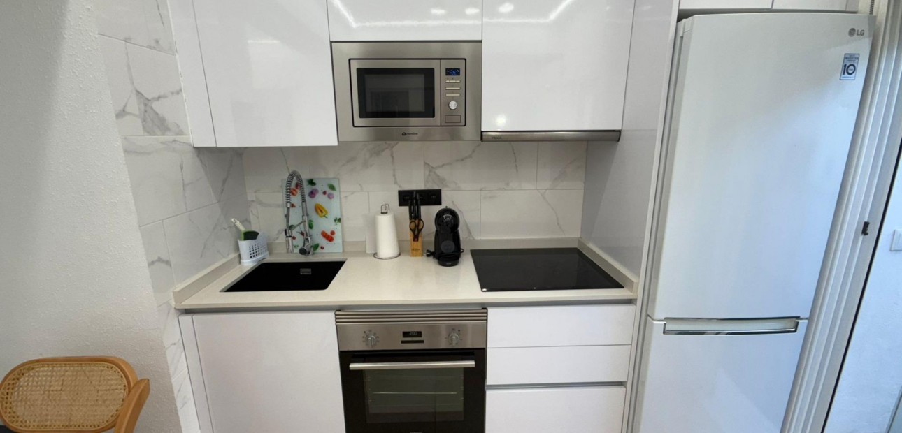 Venta - Bungalow -
Torrevieja - Miramar - Torre del Moro