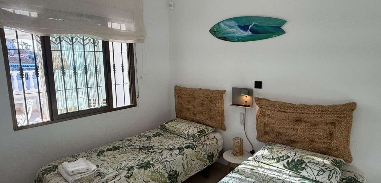 Venta - Bungalow -
Torrevieja - Miramar - Torre del Moro