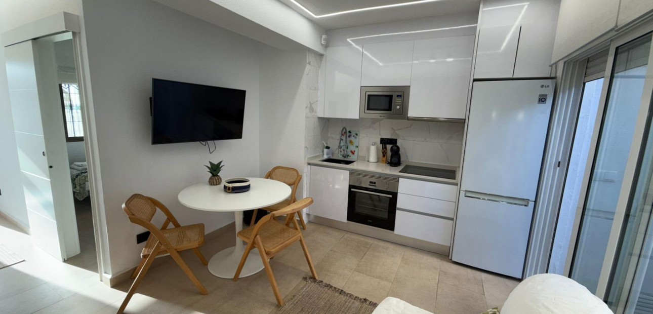 Venta - Bungalow -
Torrevieja - Miramar - Torre del Moro