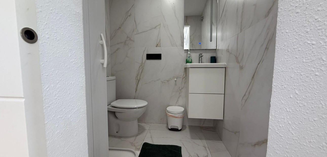 Venta - Bungalow -
Torrevieja - Miramar - Torre del Moro