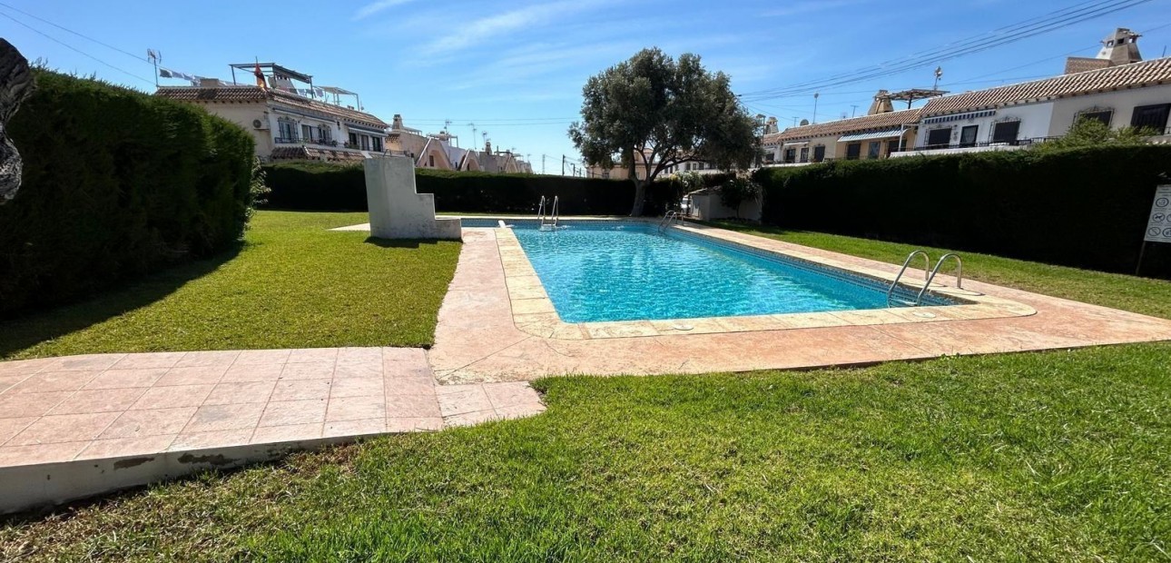 Venta - Bungalow -
Torrevieja - Miramar - Torre del Moro