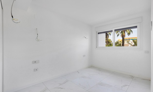 Venta - Apartamento / piso -
Torrevieja - Punta Prima