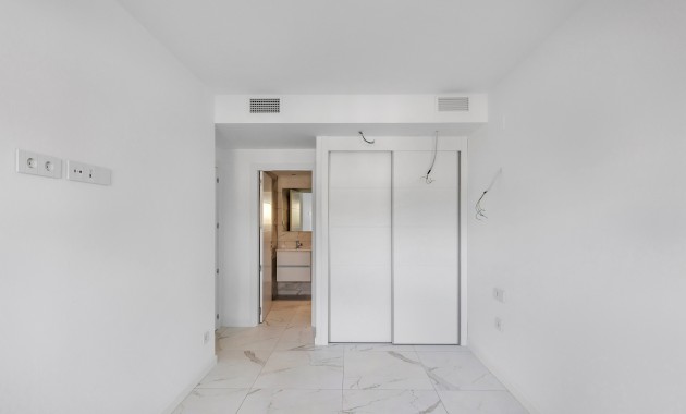Venta - Apartamento / piso -
Torrevieja - Punta Prima