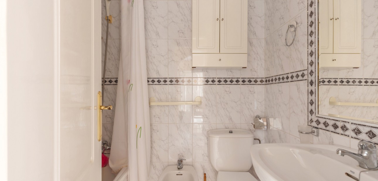 Venta - Apartamento / piso -
Torrevieja - Rocio del Mar