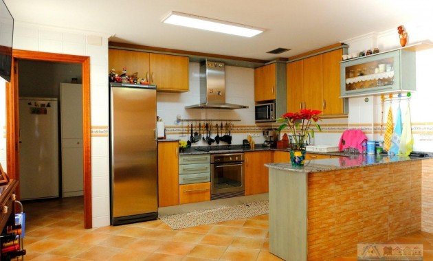 Herverkoop - Villa -
Orihuela - Desamparados-Hurchillo-Torremendo